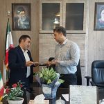 تقدیر از رییس شبکه دامپزشکی استهبان در روز دامپزشک