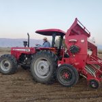 آغاز کشت محصول راهبردی گندم در فیروزآباد