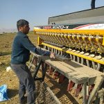 آغاز کشت گندم آبی و دیم در شهرستان زرقان
